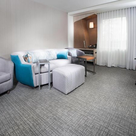 Courtyard Largo Medical Center Drive Hotel Екстериор снимка