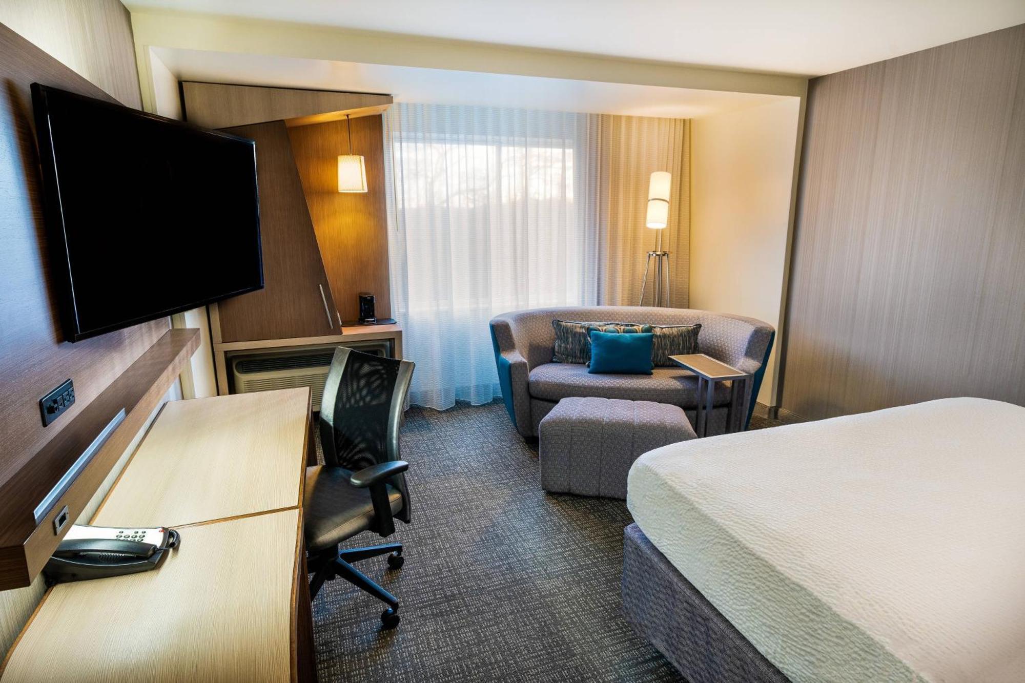 Courtyard Largo Medical Center Drive Hotel Екстериор снимка